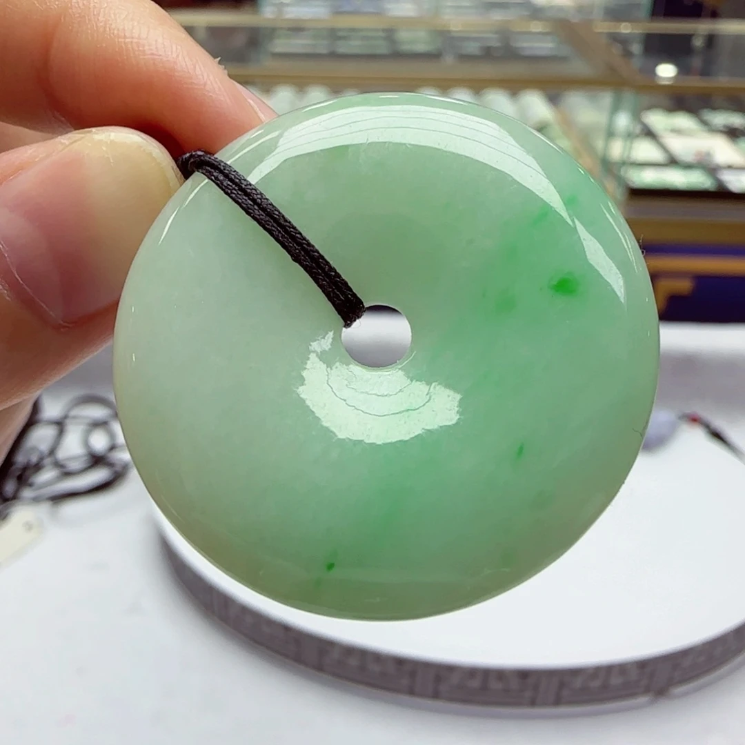 颈饰未镶嵌翡翠平安扣