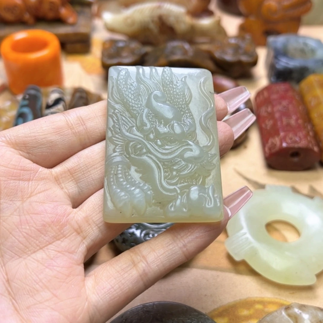 【闪购商品】蛇纹石玉颈饰未镶嵌