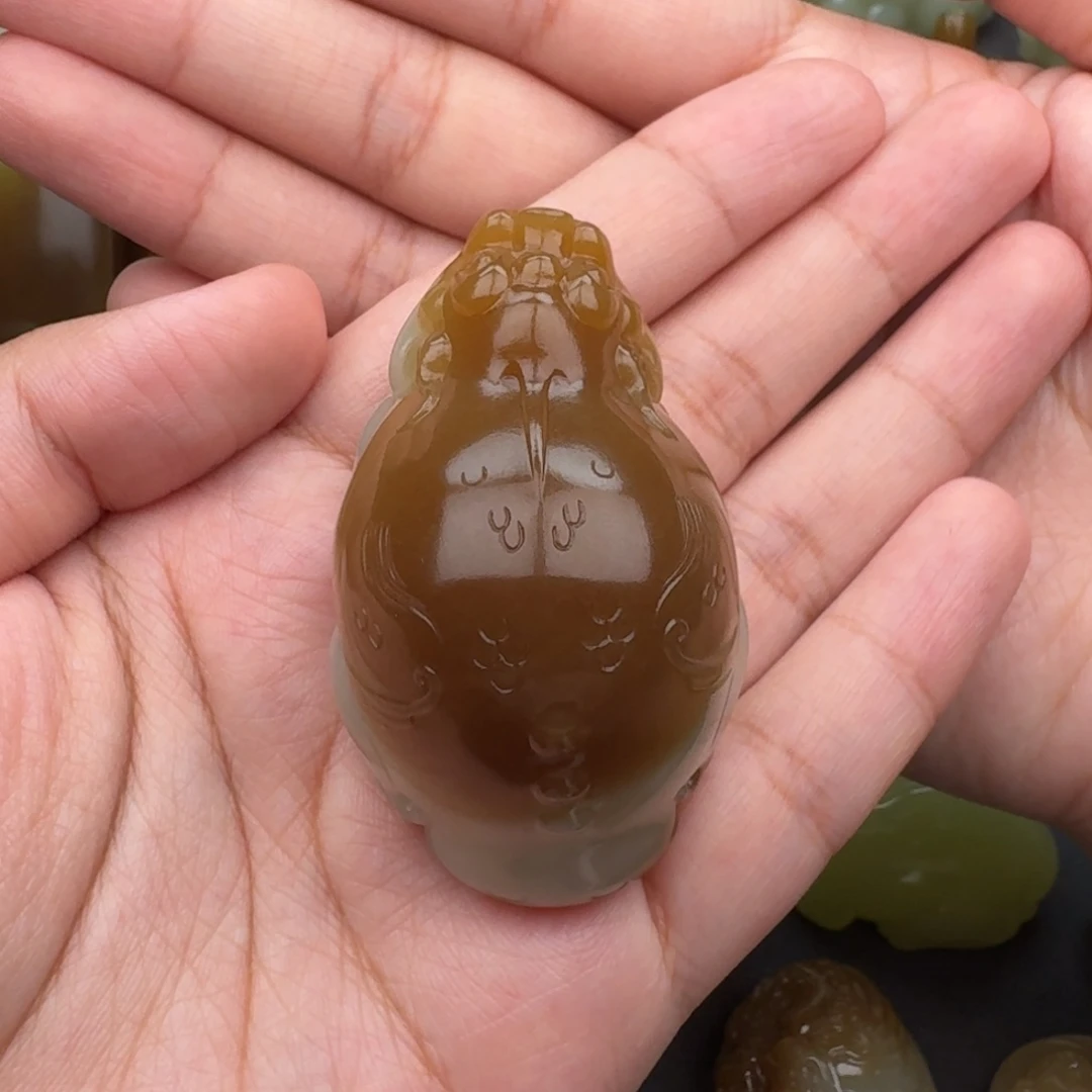 努***福颈饰未镶嵌和田玉