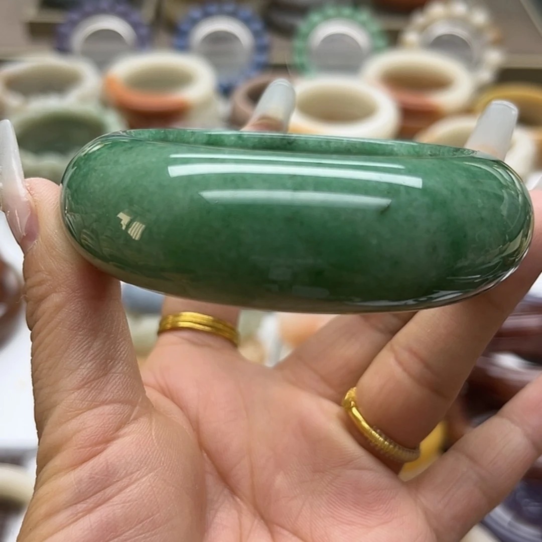 【闪购商品】石英质玉手镯未镶嵌纯天然佘太翠绿福利