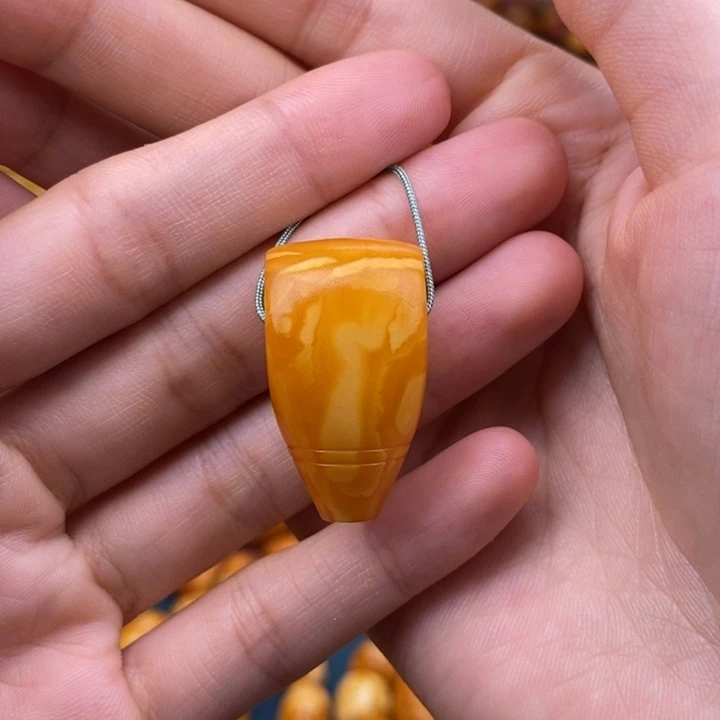 包***资未镶嵌琥珀裸石蜜蜡M