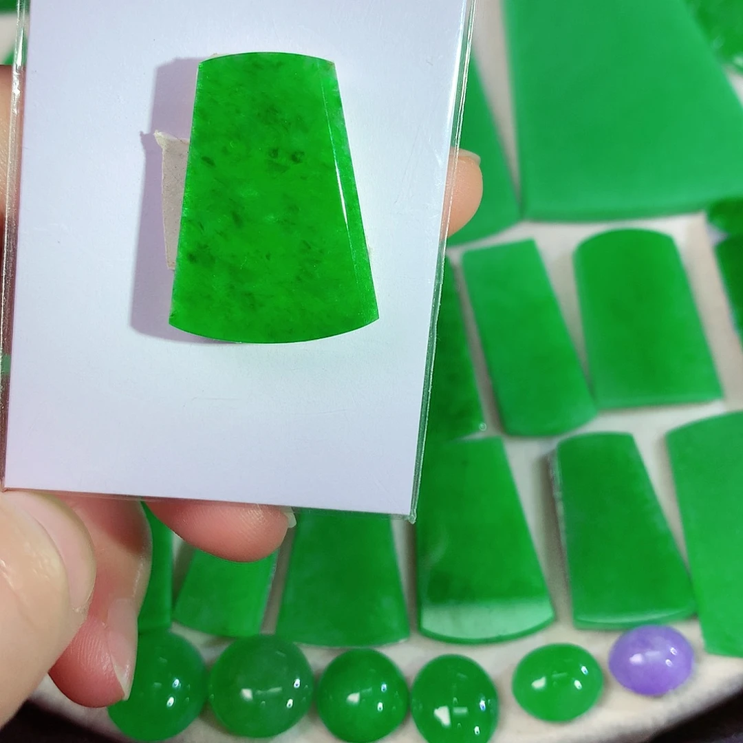 颈饰未镶嵌翡翠天然翡翠
