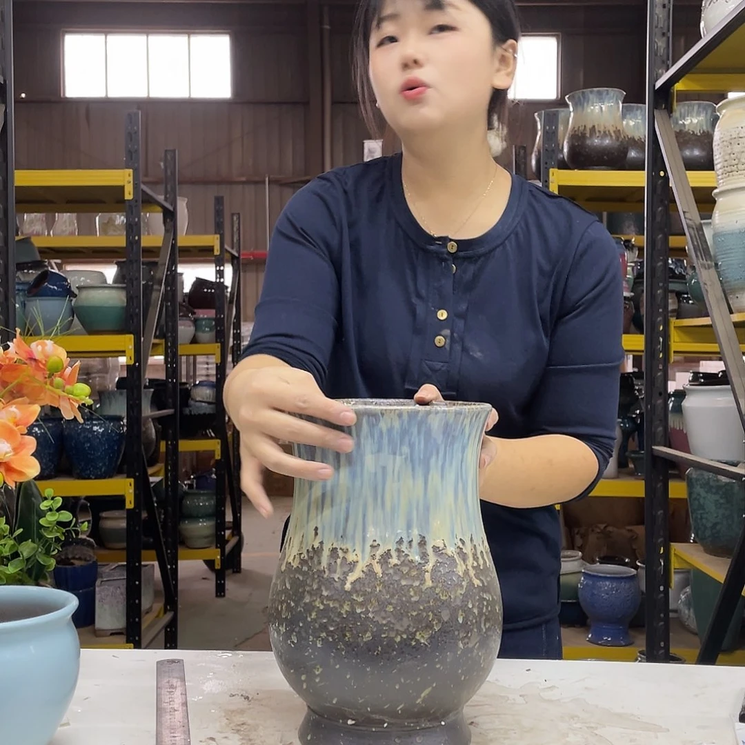 19.29 宜兴紫砂花盆