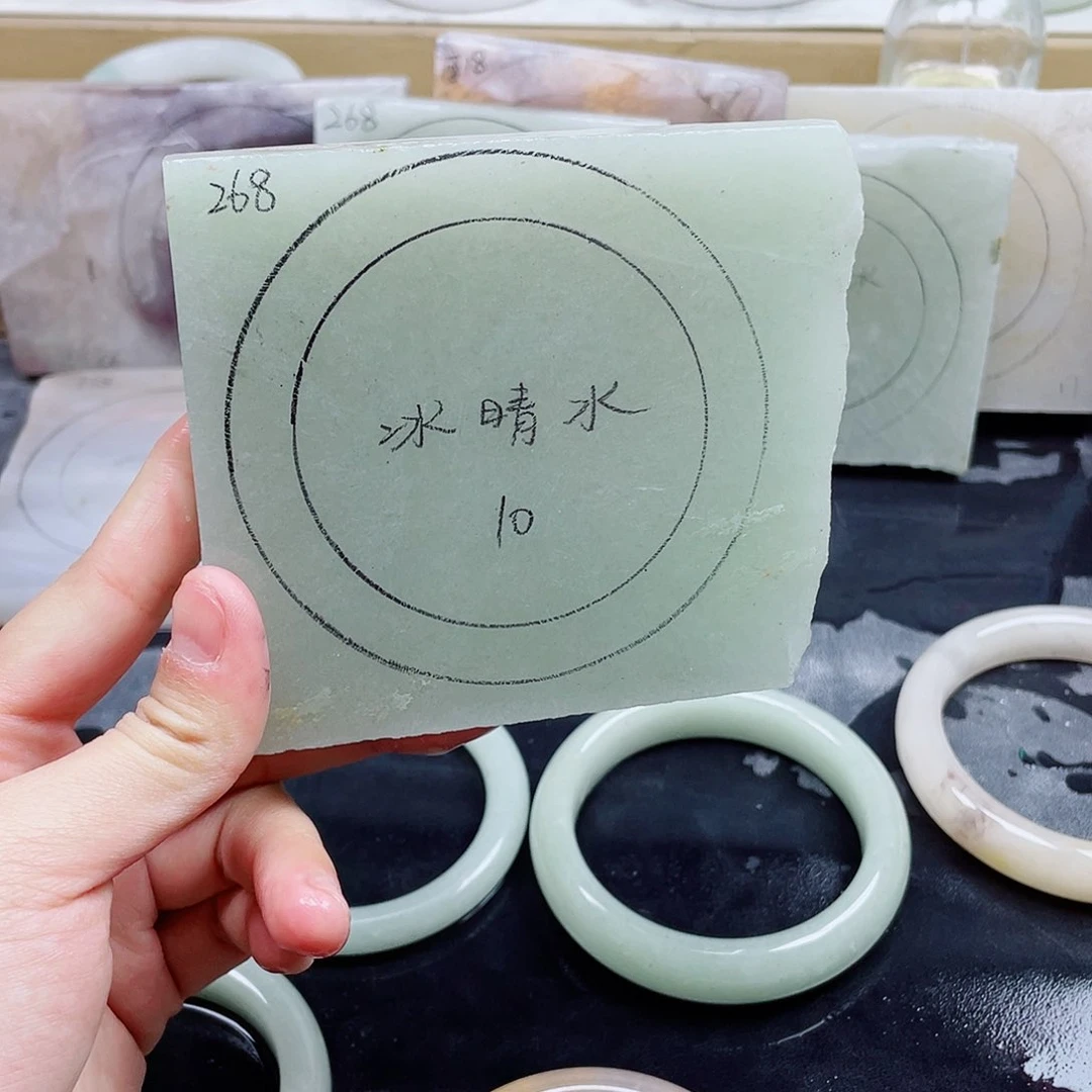 石英质玉手镯未镶嵌定制