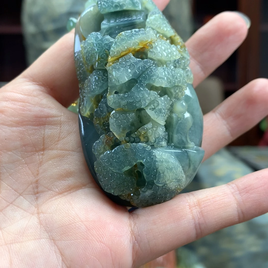 未镶嵌蛇纹石玉颈饰