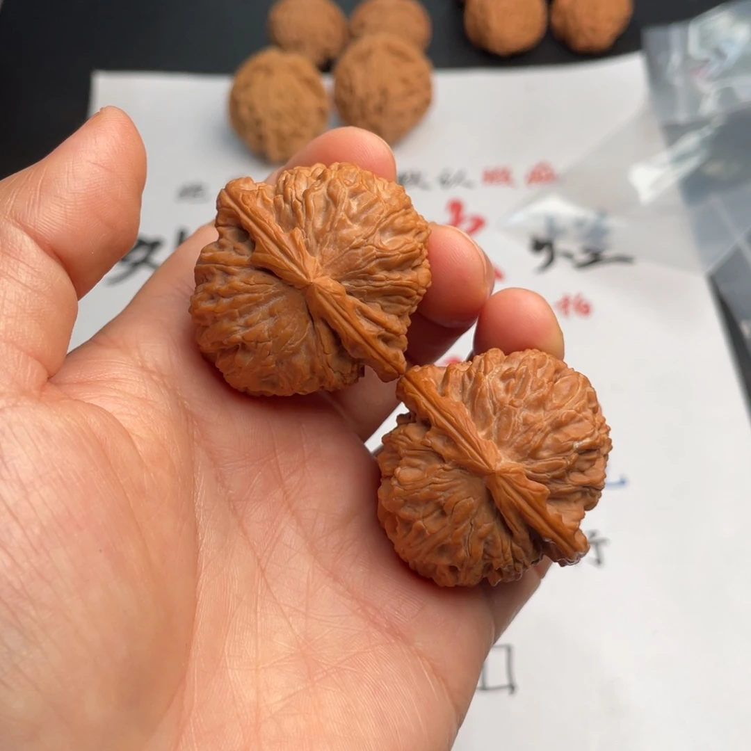把件文玩核桃056。38三角白