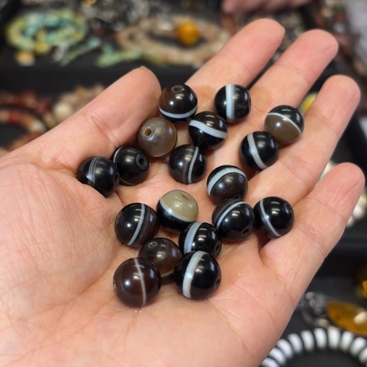 李***天玛瑙/玉髓未镶嵌颈饰