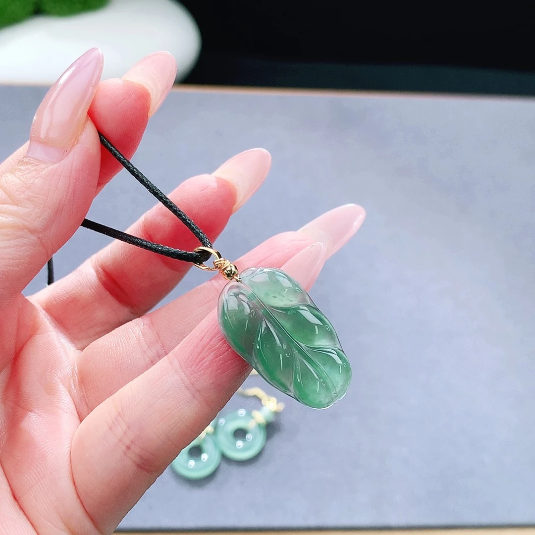 未镶嵌手镯（圆镯）翡翠