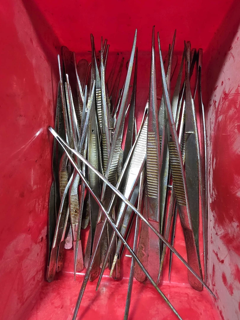 60年代库存尖头镊子一把