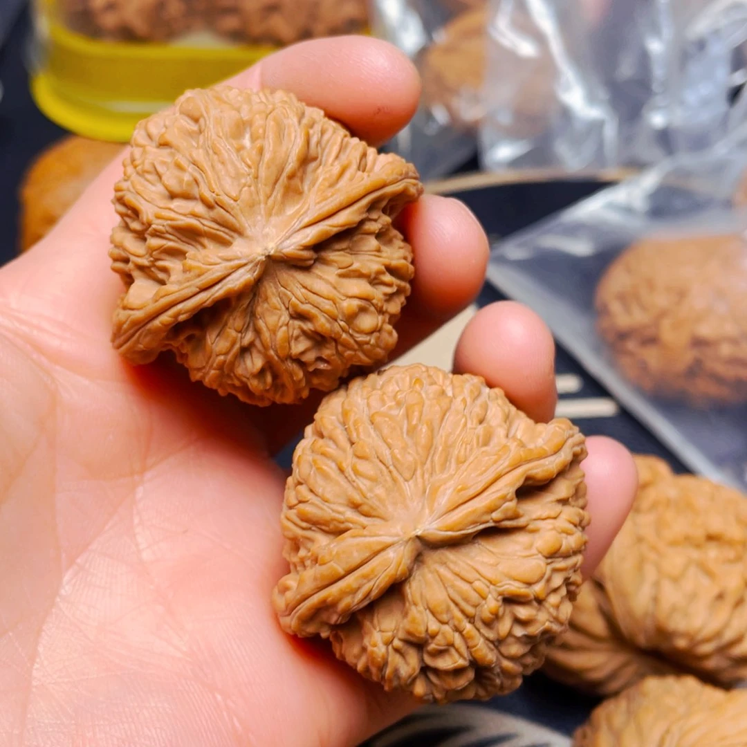 吊坠文玩核桃鱼***饼闷白一对
