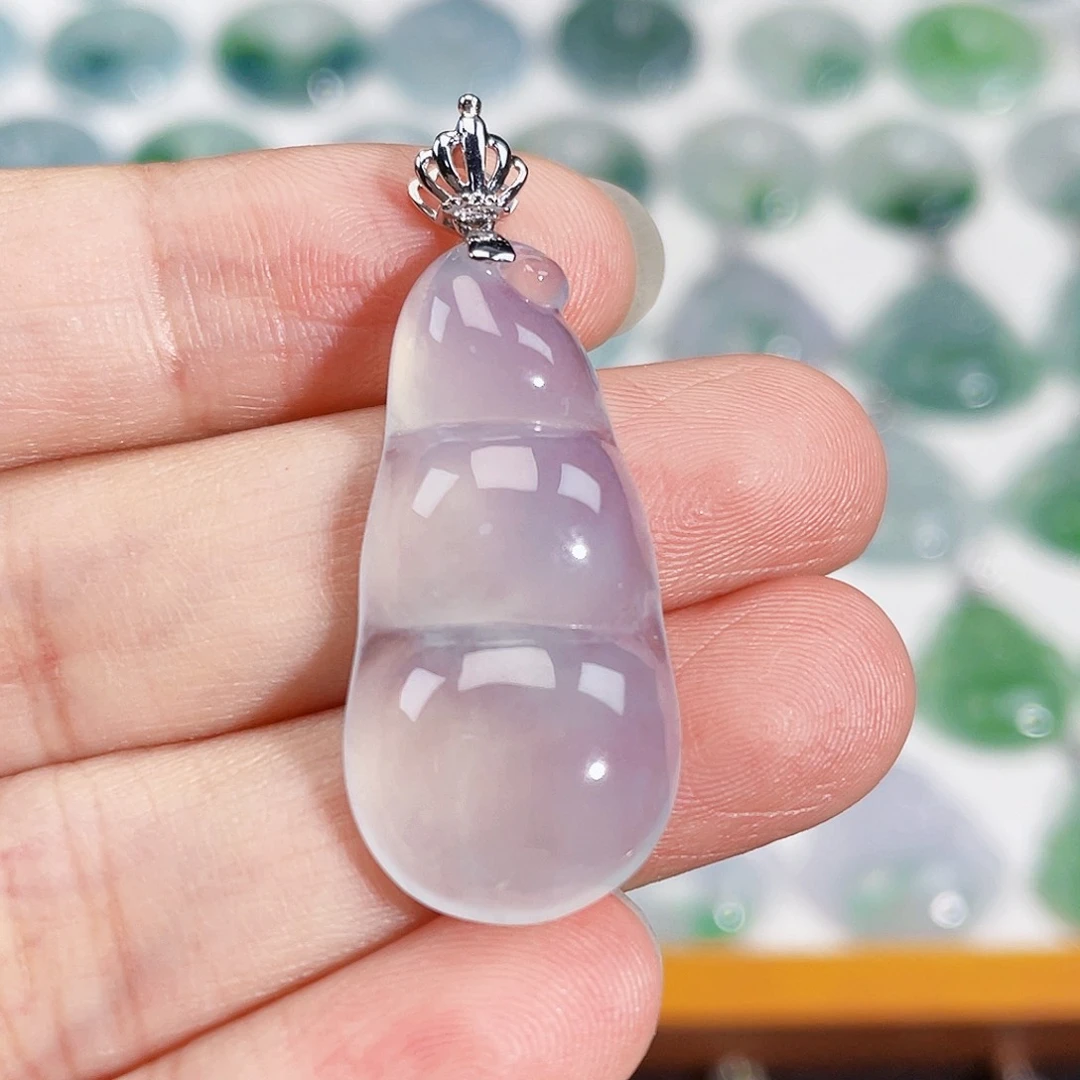 颈饰18K金镶嵌翡翠吊坠