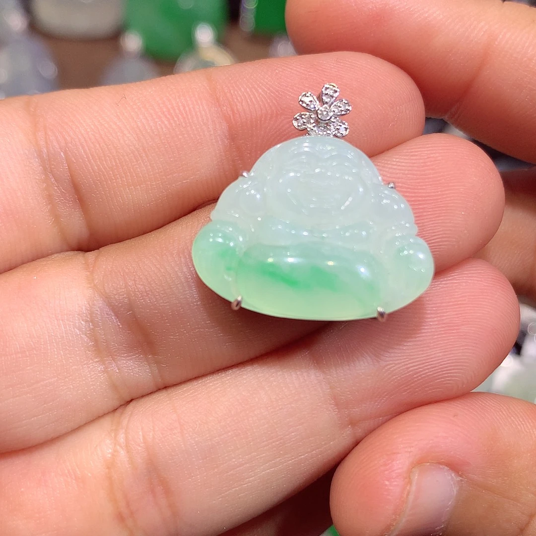 翡翠18K金镶嵌颈饰