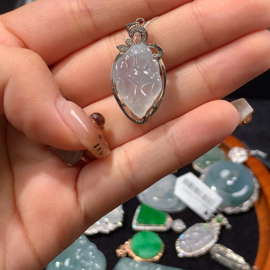 翡翠未镶嵌颈饰111