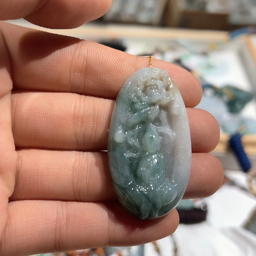 翡翠未镶嵌颈饰挂件