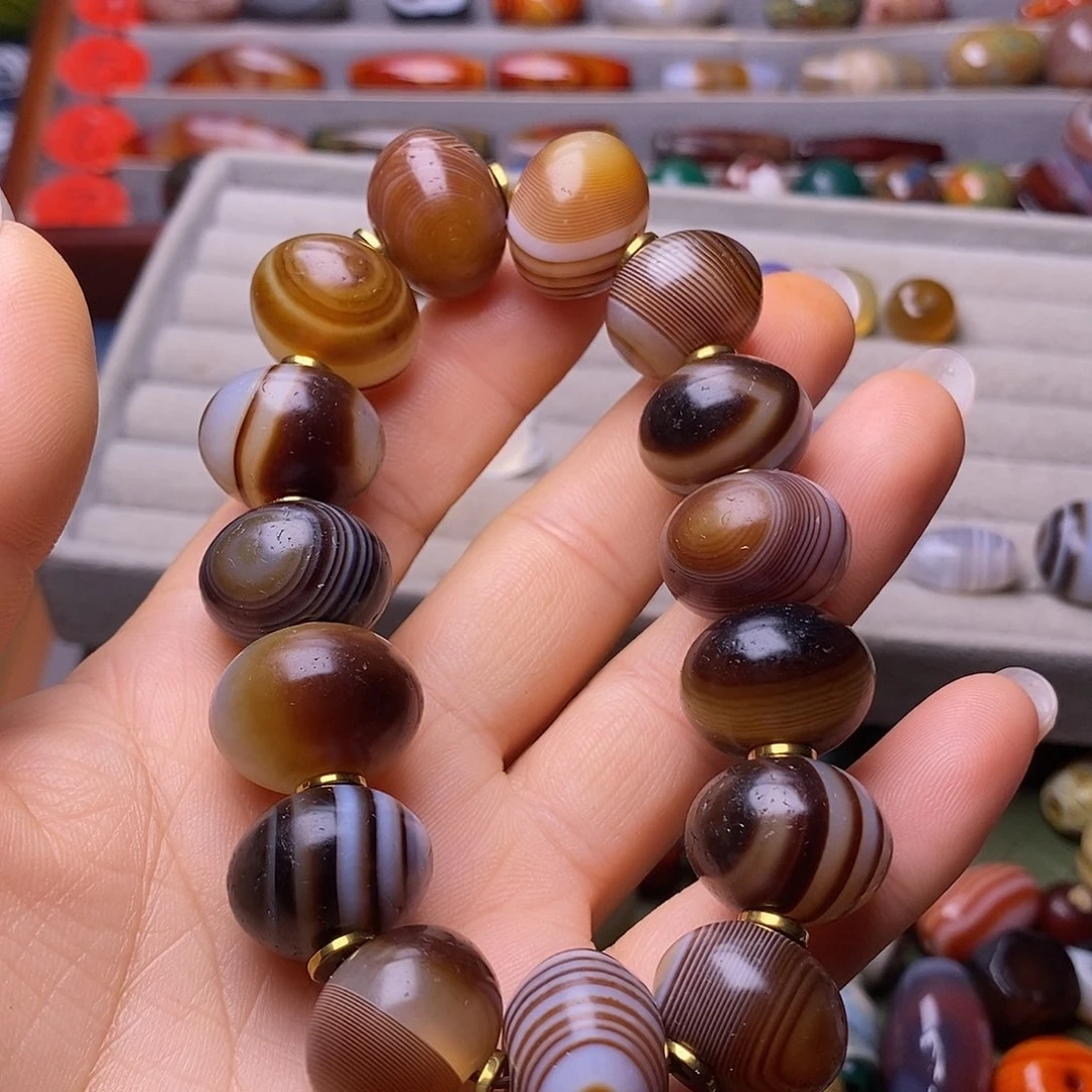 萧***铭玛瑙/玉髓未镶嵌颈饰