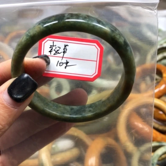 未镶嵌蛇纹石玉手镯幸***.