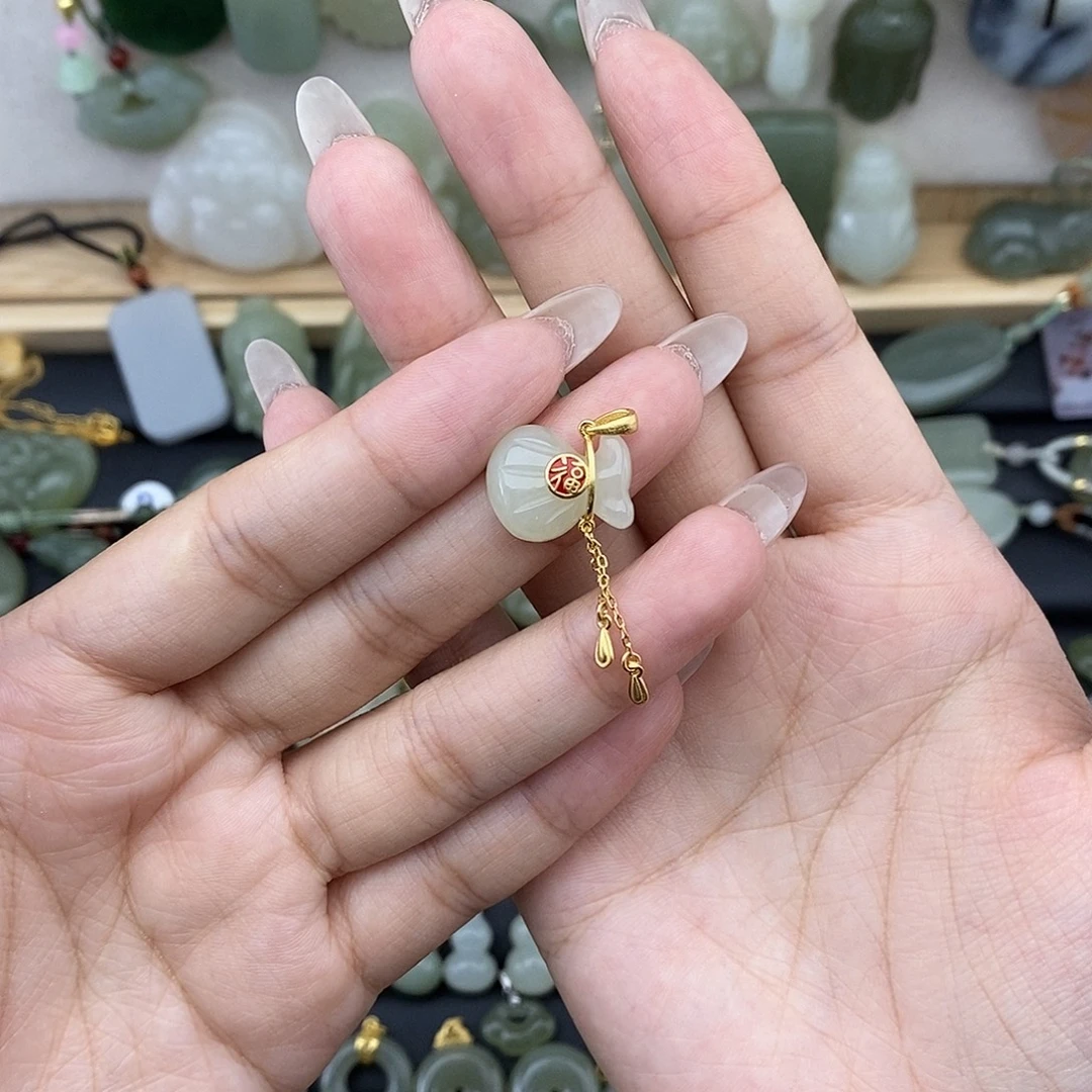 和田玉银S925镶嵌吊坠(赠链)