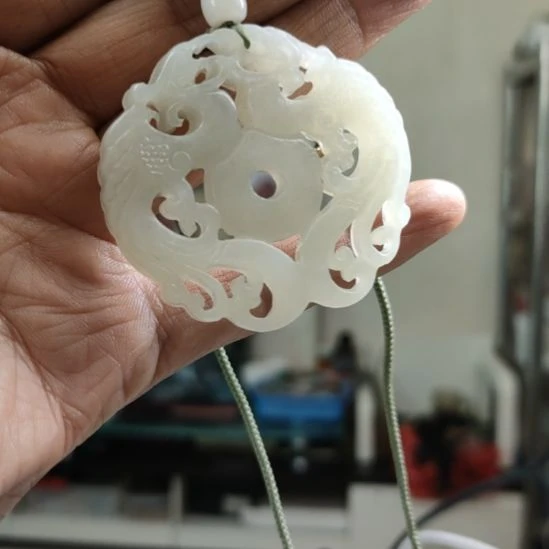 菜***闲和田玉未镶嵌颈饰