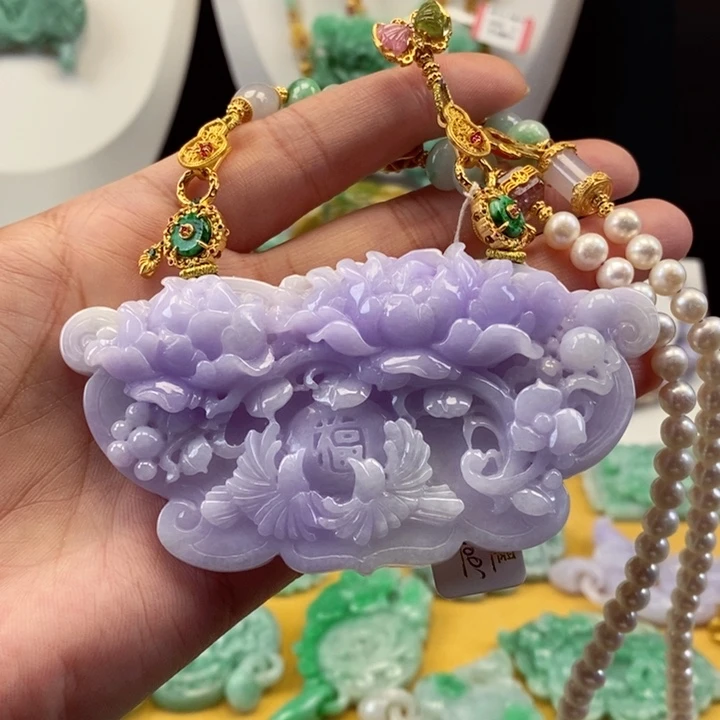 翡翠颈饰未镶嵌翡翠吊坠