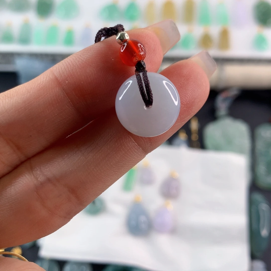 翡翠未镶嵌颈饰平安扣