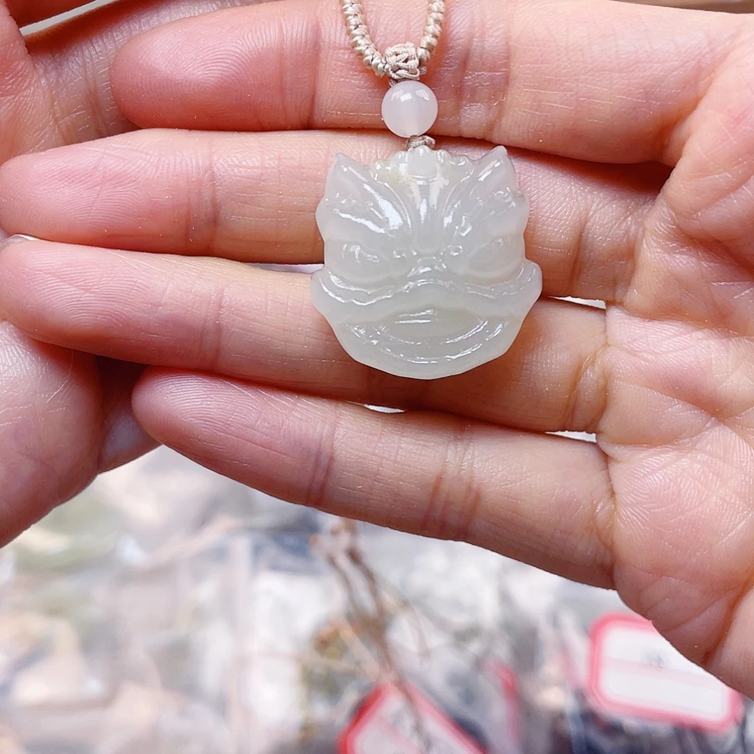 和田玉未镶嵌吊坠(赠链)