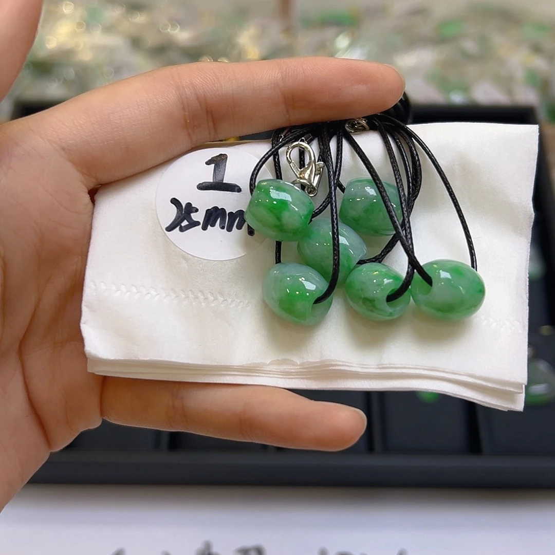 翡翠未镶嵌吊坠(不含链)多样性