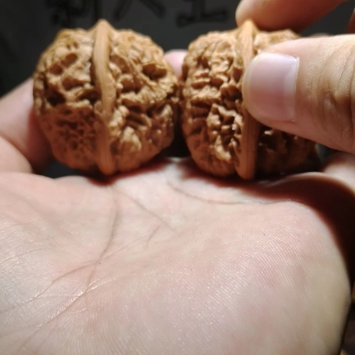 将军膀文玩核桃一对