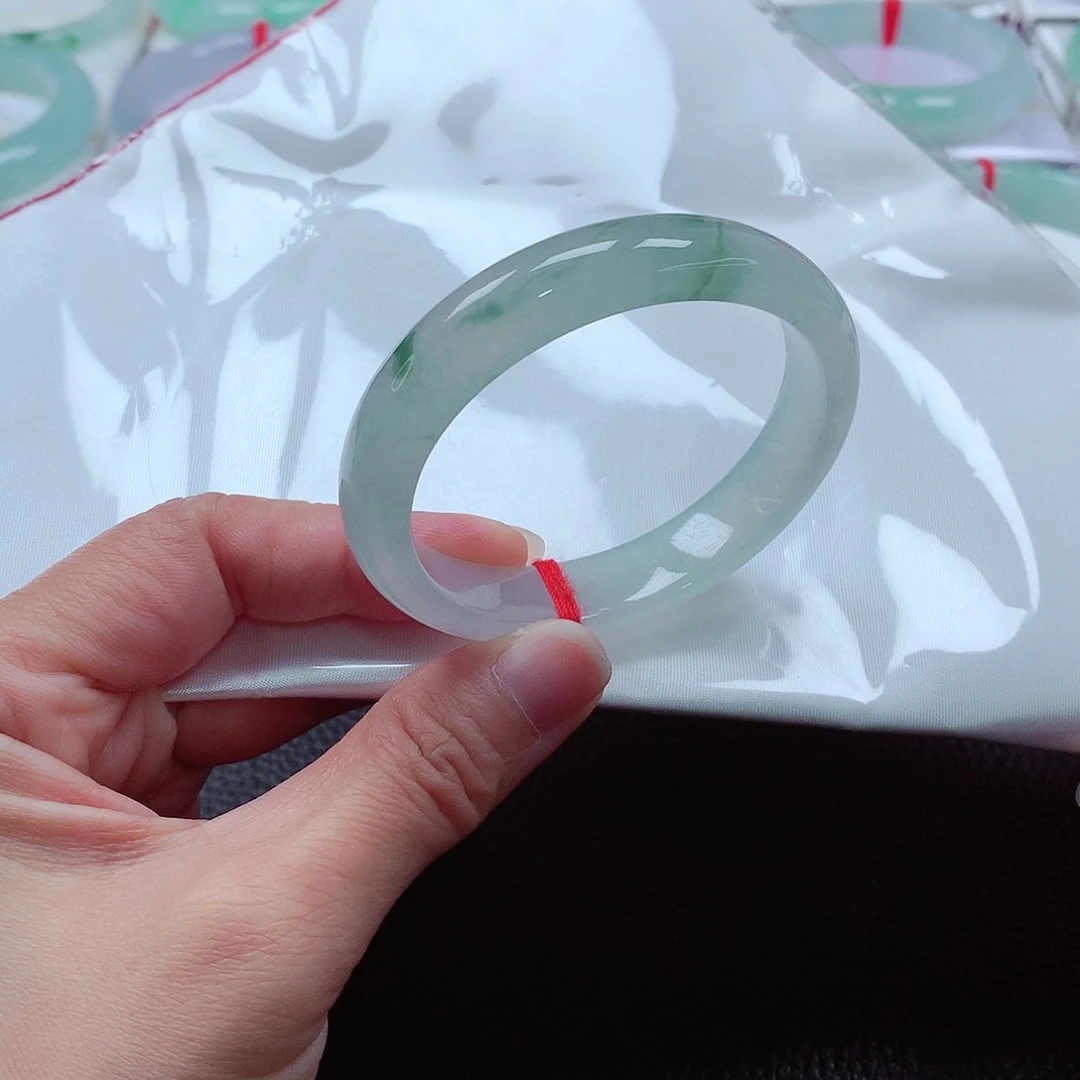 翡翠手镯（贵妃镯）未镶嵌天然A货翡翠手镯