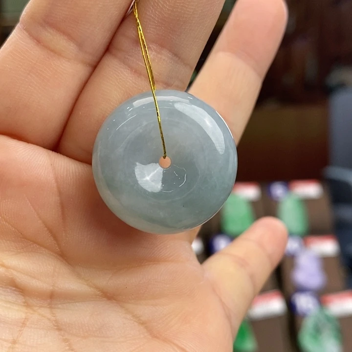 翡翠未镶嵌颈饰平安扣