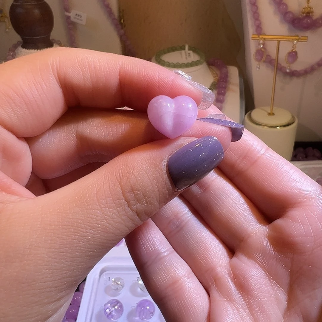 未镶嵌单珠锂辉石紫锂辉雕刻件屁桃