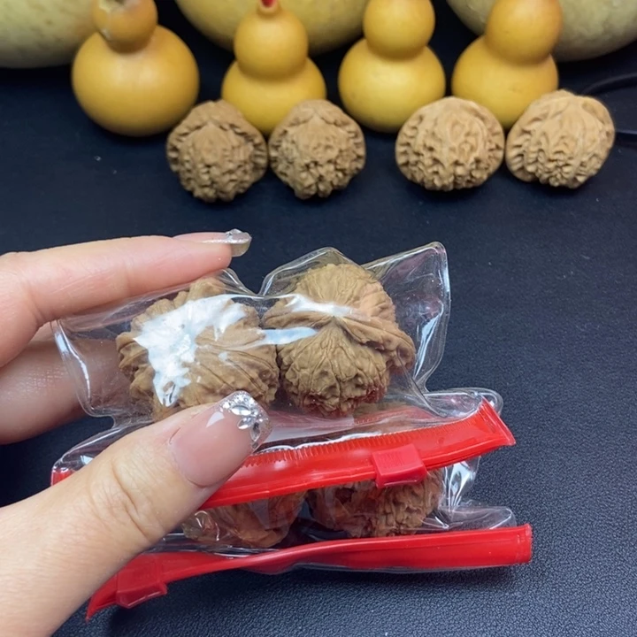 核桃手串/手链有黄白狮子两对