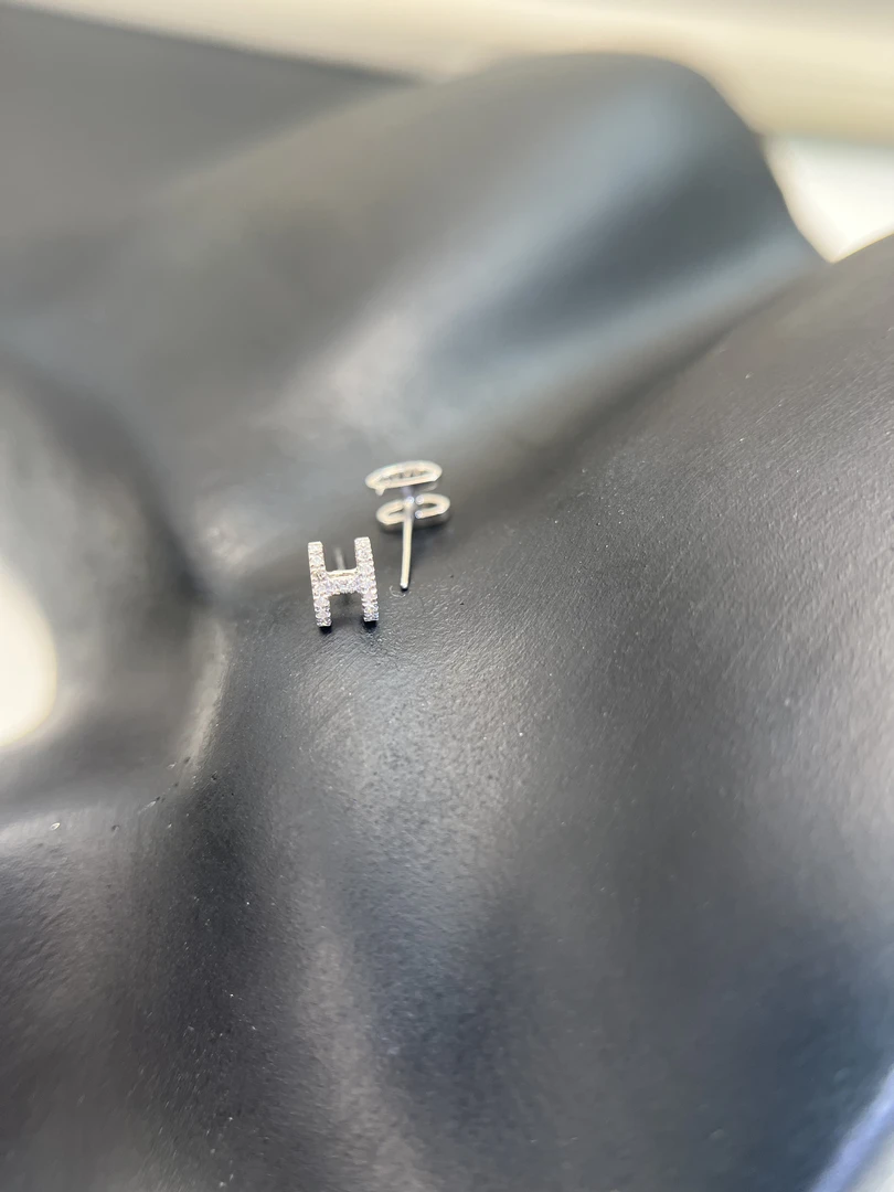 【富恩珠宝】18k  小H耳钉 ZSES001518
