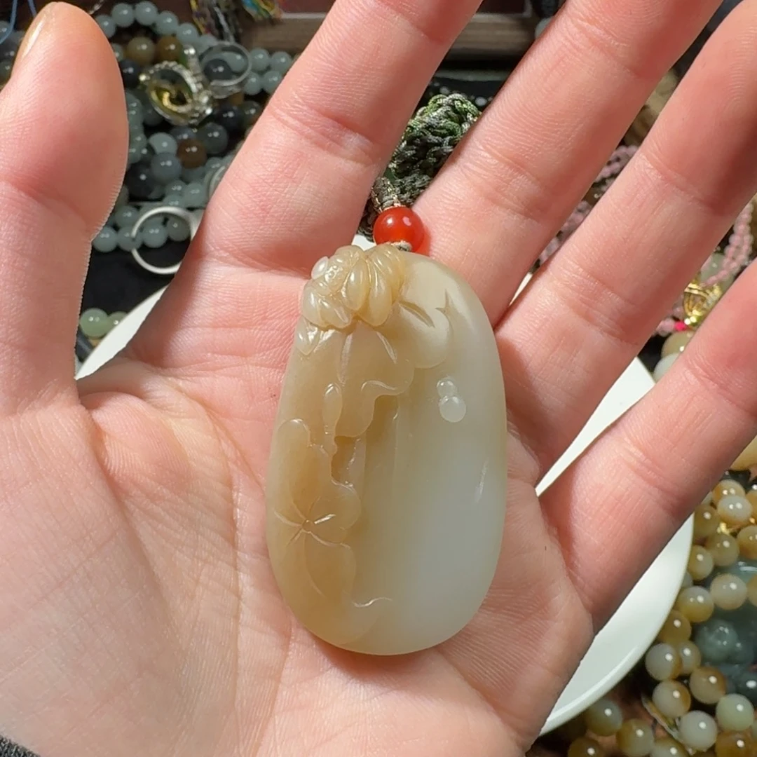 和田玉挂件未镶嵌知****?