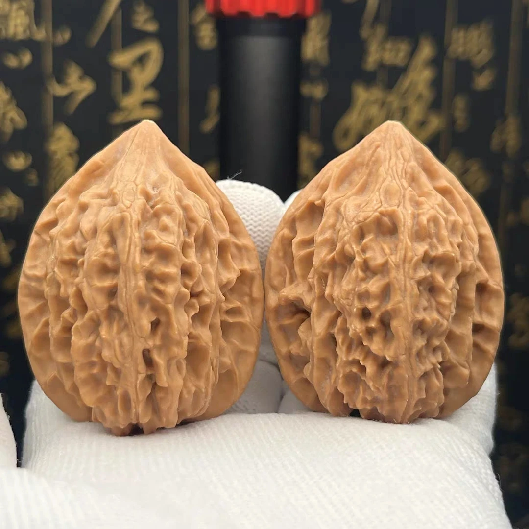 全品40左右沈阳鸡心文玩核桃老树精配对