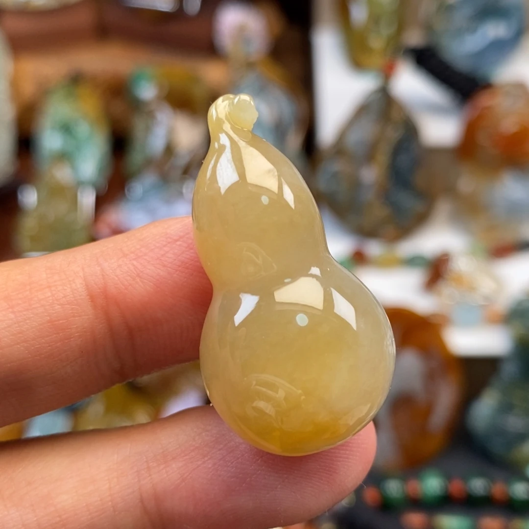 翡翠未镶嵌颈饰福禄