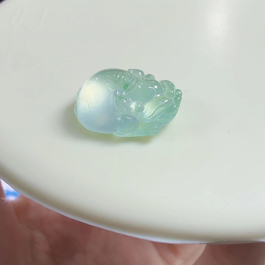 翡翠未镶嵌颈饰金蟾
