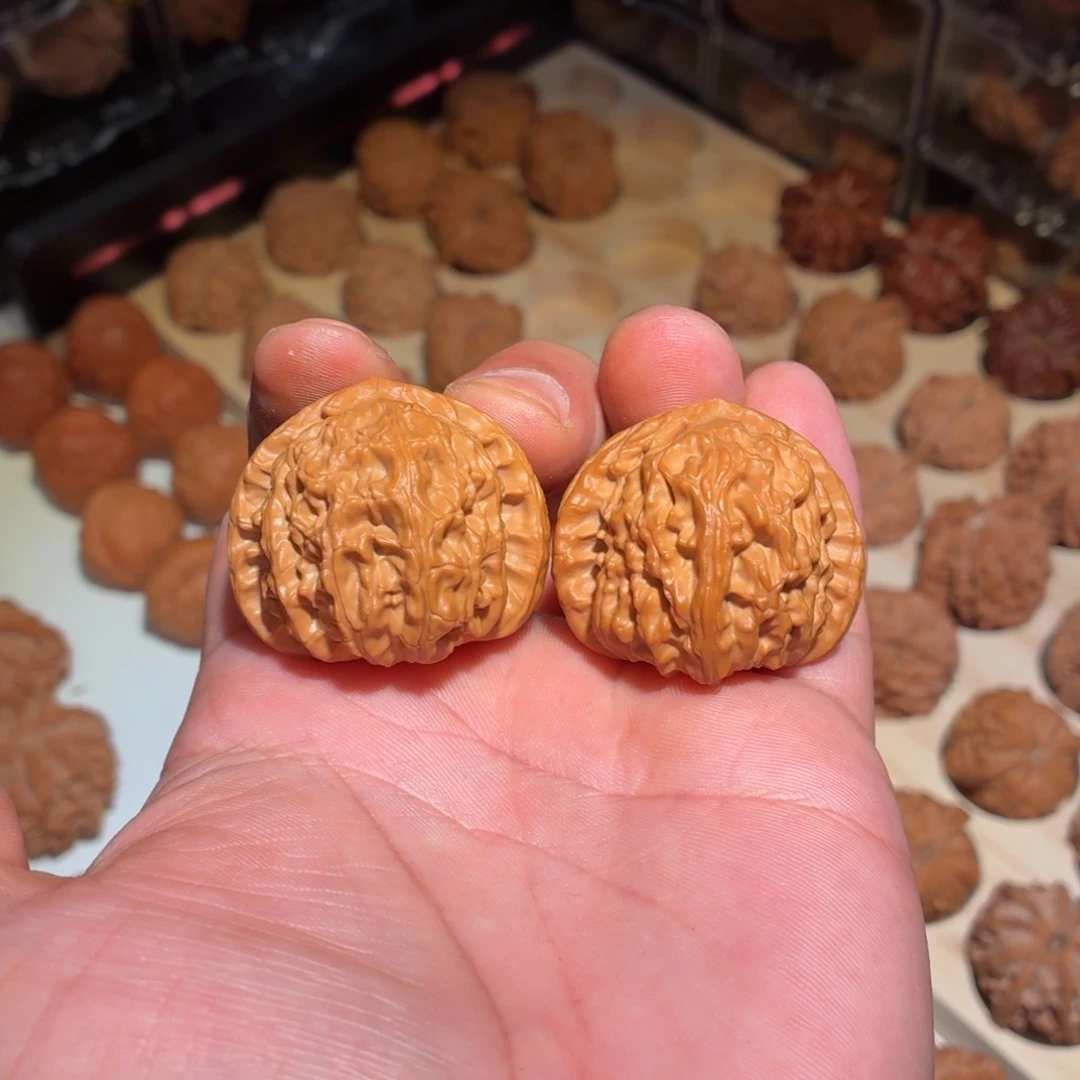 把件文玩核桃三角白37