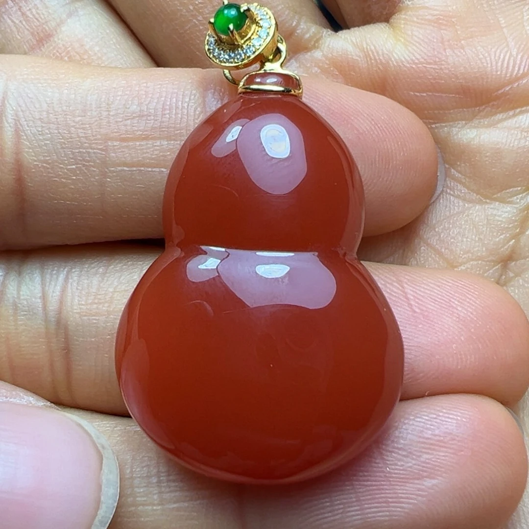 南红玛瑙吊坠18K金镶嵌