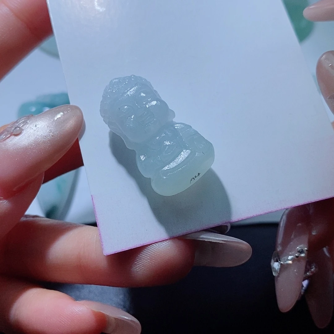 ****偉定制翡翠未镶嵌翡翠