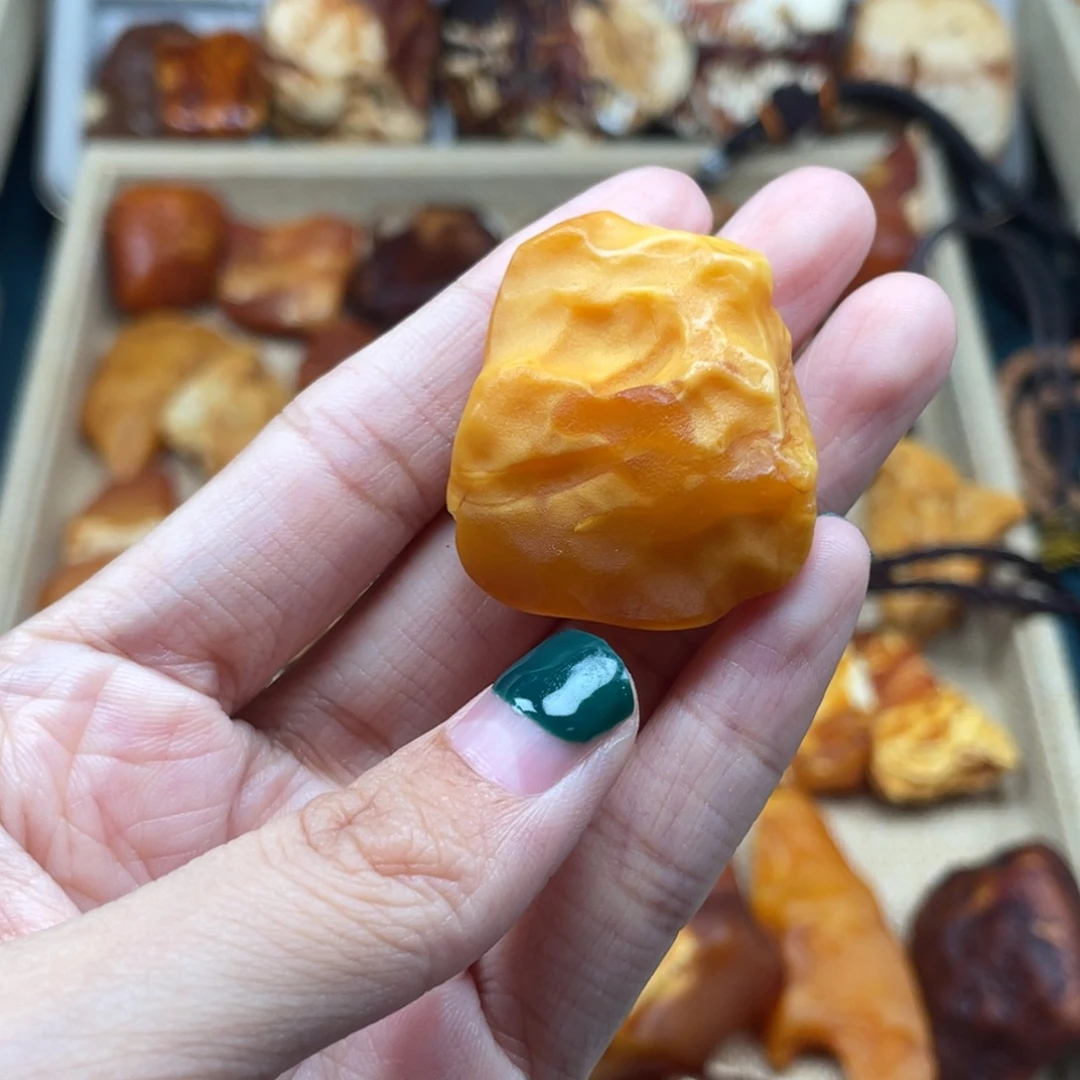 琥珀未镶嵌珠宝奇石