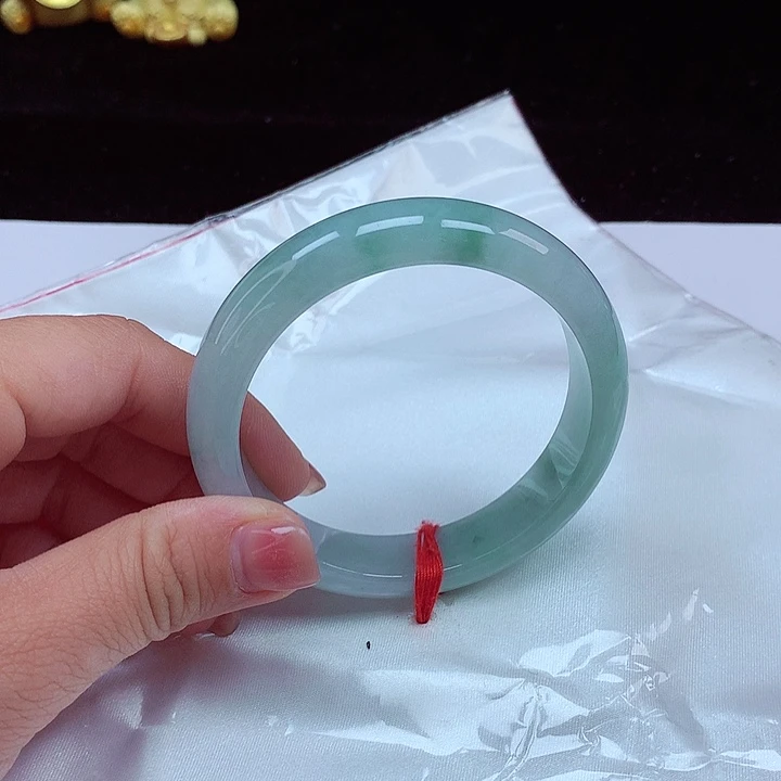 翡翠手镯未镶嵌圈口57