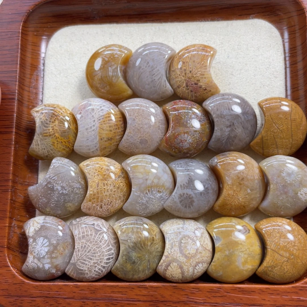 硅化玉未镶嵌颈饰月亮20米1个