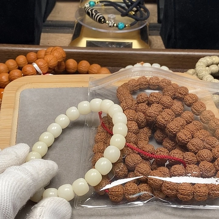 赵***青吊坠金刚菩提菩提跟梅花