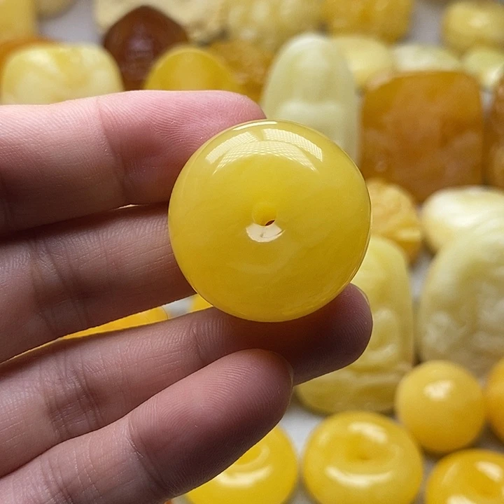 琥珀颈饰未镶嵌琥珀蜜蜡吊坠