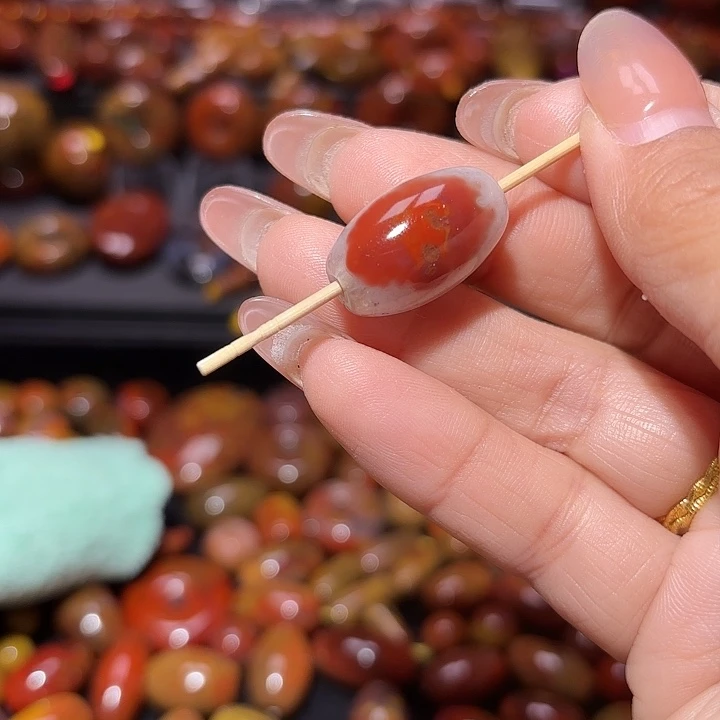 自***6玛瑙/玉髓未镶嵌珠宝半成品