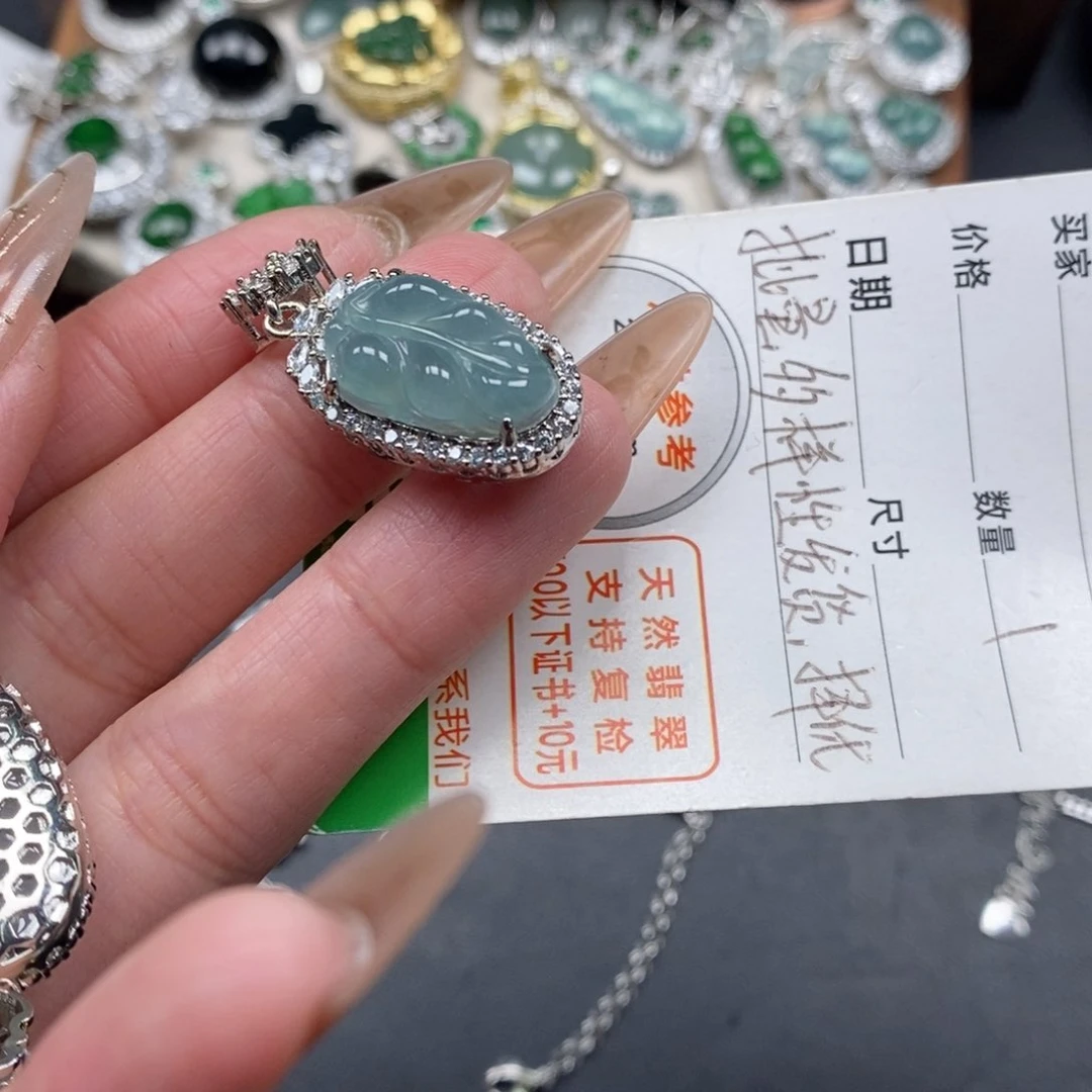 翡翠颈饰未镶嵌翡翠