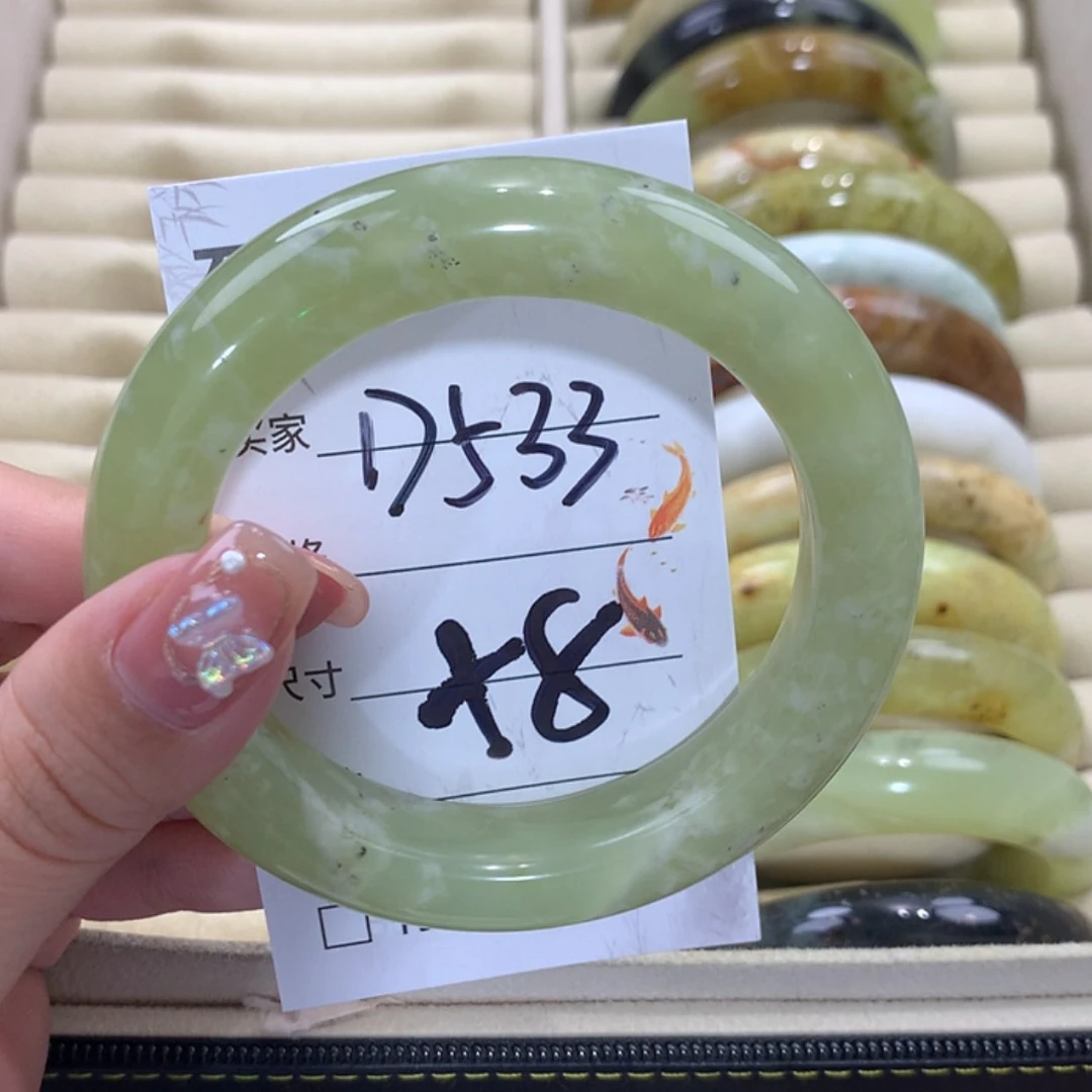 【闪购商品】未镶嵌蛇纹石玉手镯