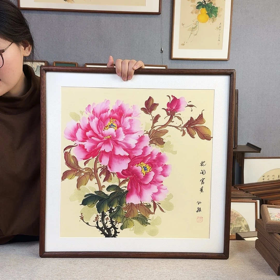 国画手绘带框尺寸： 53*53