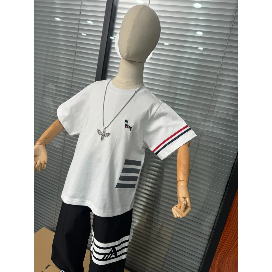 （T狗）703 百搭不挑人！袖口织条印花潮牌童装短袖男女宝同款xx