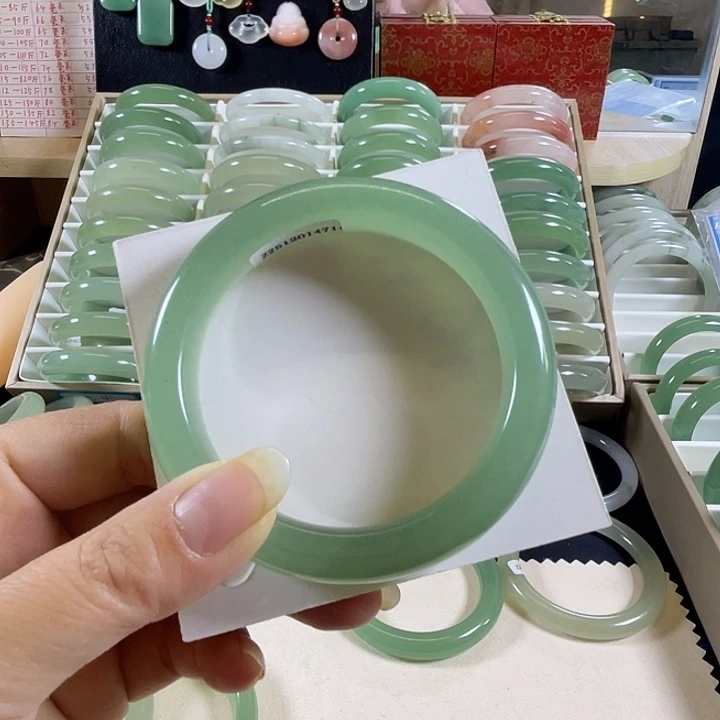 东陵石未镶嵌手镯57